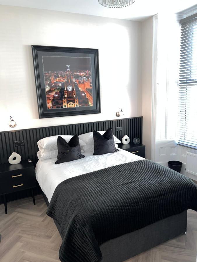 128 Anfield Road Hotel Liverpool Szoba fotó