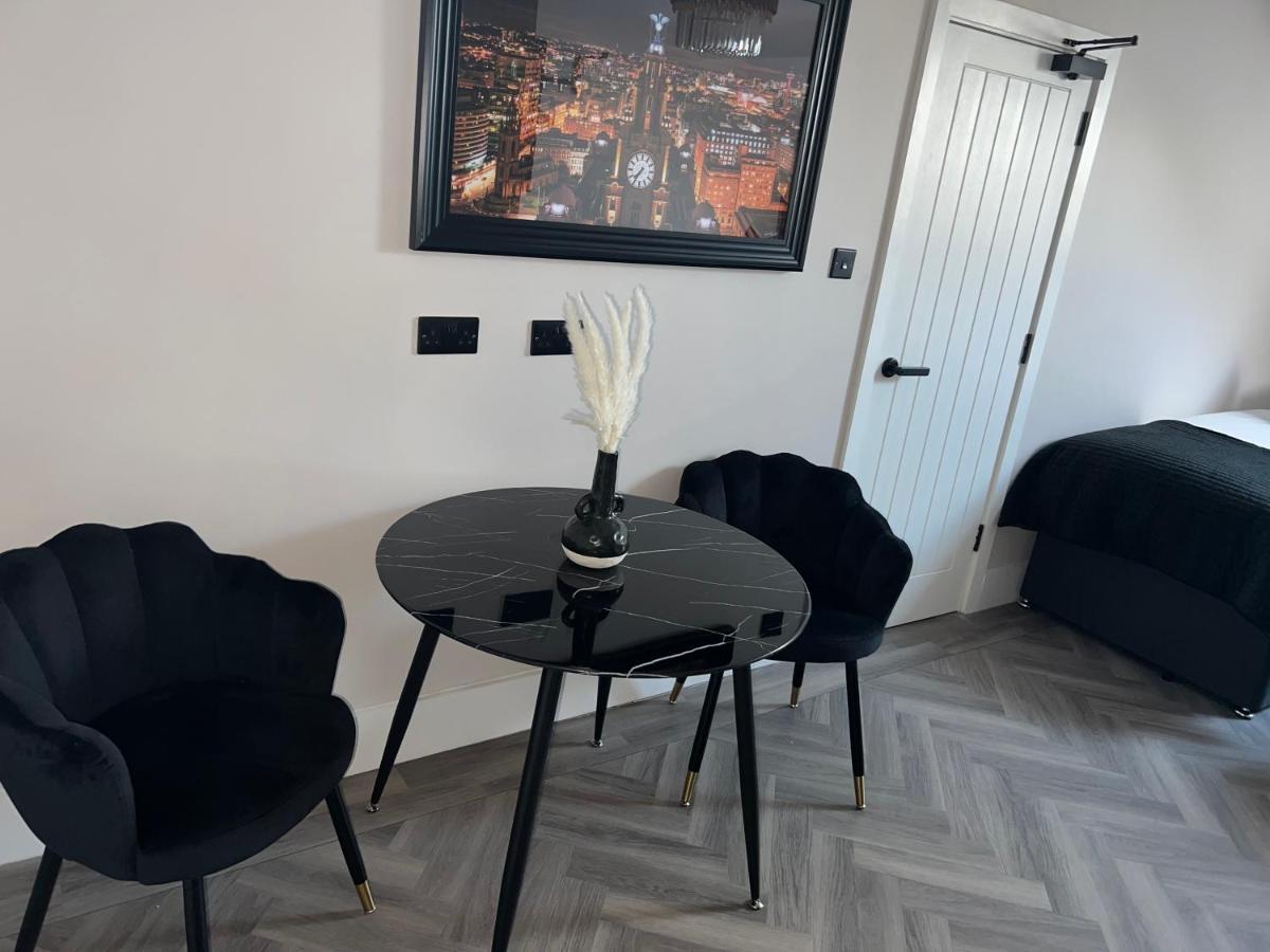 128 Anfield Road Hotel Liverpool Szoba fotó