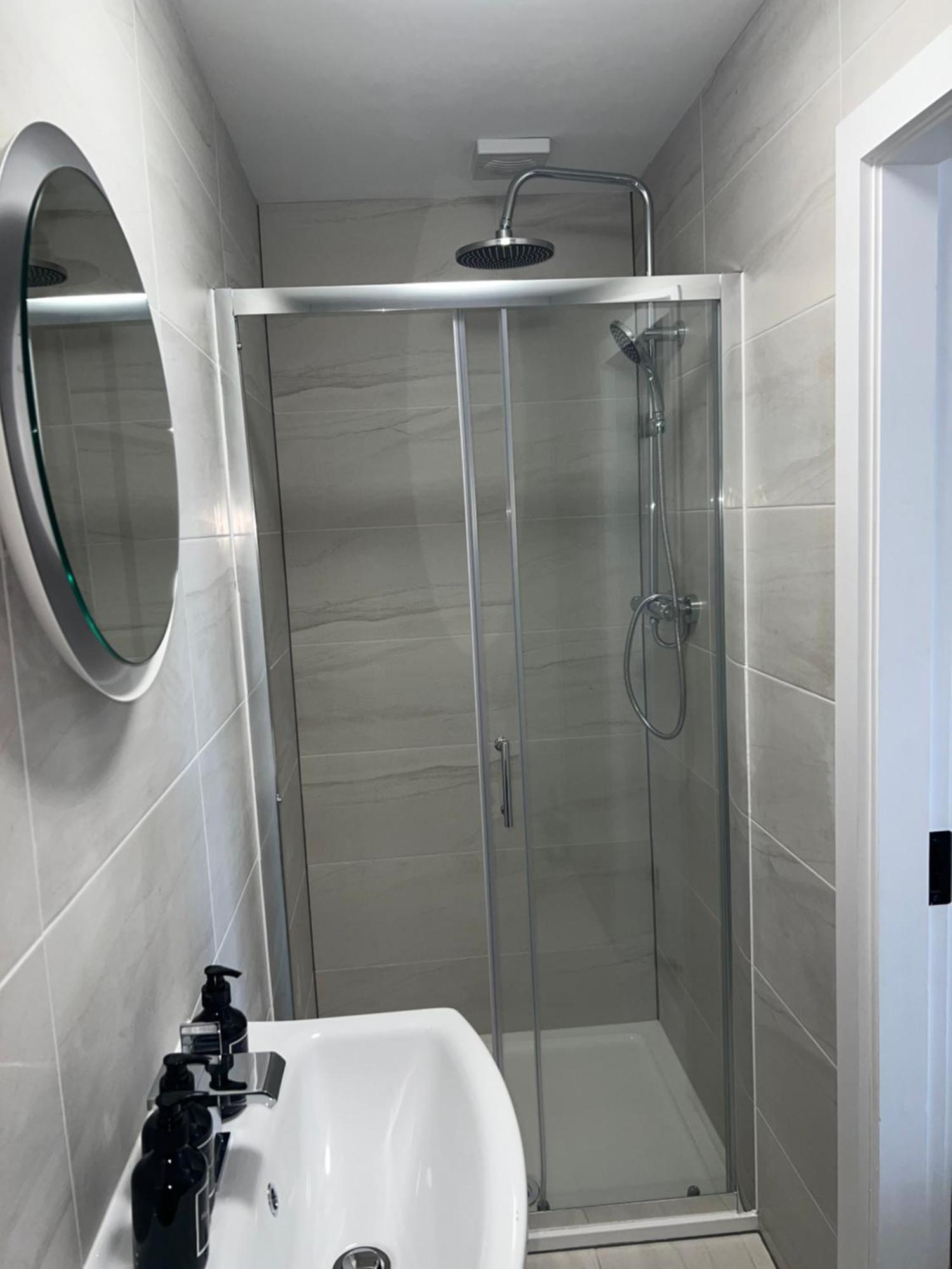 128 Anfield Road Hotel Liverpool Szoba fotó